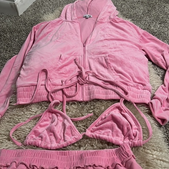 Fashion Nova 3 pieces Set - Picture 14 of 16